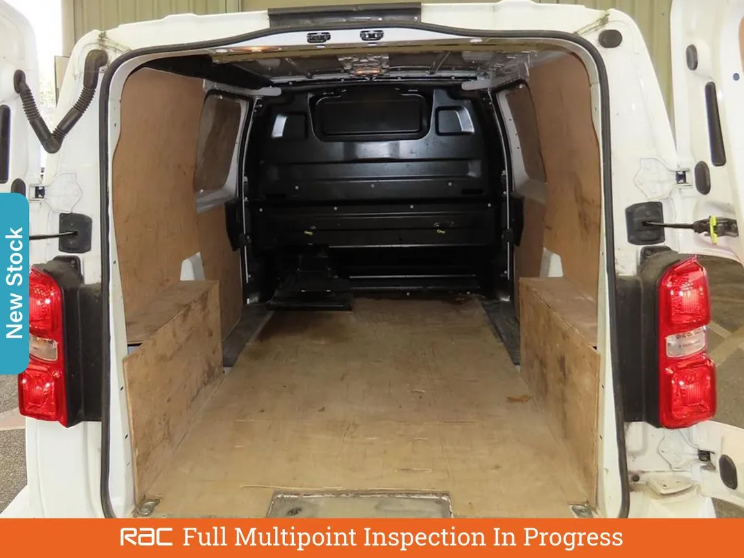 vauxhall vivaro 15 turbo d 2700 sportive panel van 5dr diesel manual l1 h1 euro 6 ss 100 ps aetv124595 1 68f9009e82972