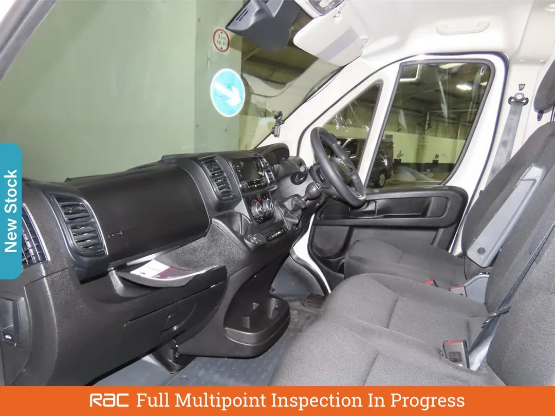 peugeot boxer 22 bluehdi 335 professional panel van 5dr diesel manual l2 h2 euro 6 ss 140 ps aetv124820 1 68fc7ba9e4fb4