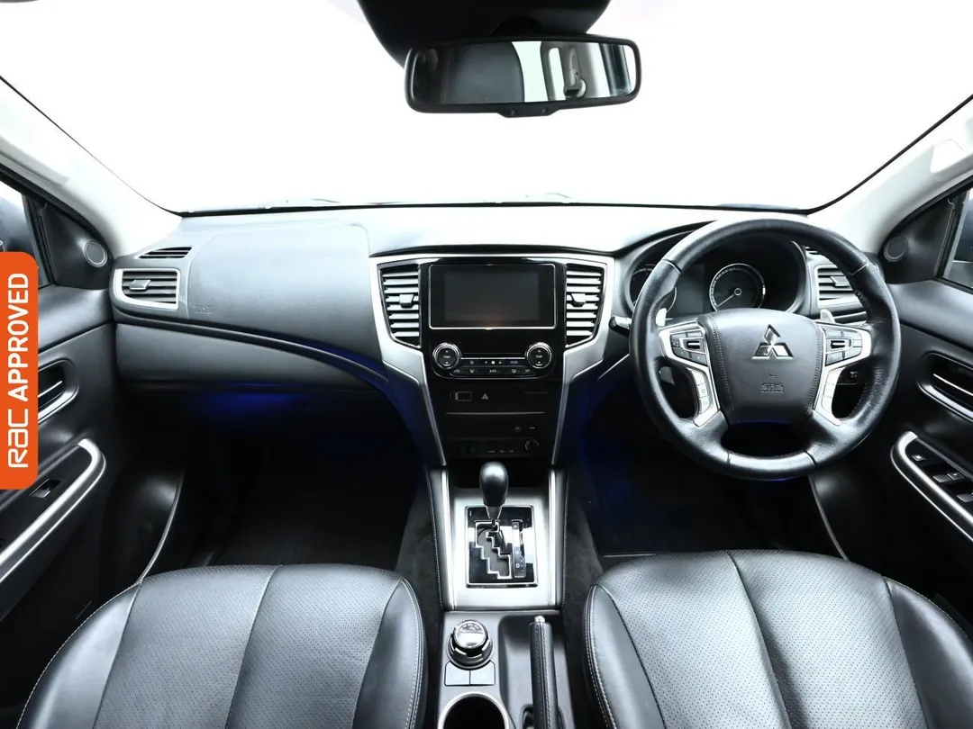 mitsubishi l200 22 di d dc barbarian pickup double cab 4dr diesel auto 4wd euro 6 ss 150 ps aetv123968 1 68fc7d5eec0e7