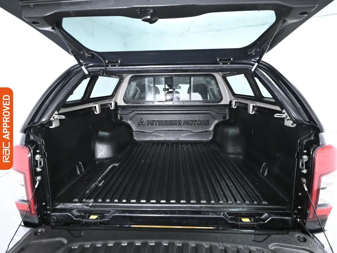 mitsubishi l200 22 di d dc barbarian pickup double cab 4dr diesel auto 4wd euro 6 ss 150 ps aetv123968 1 68fc7d5f5d7b9