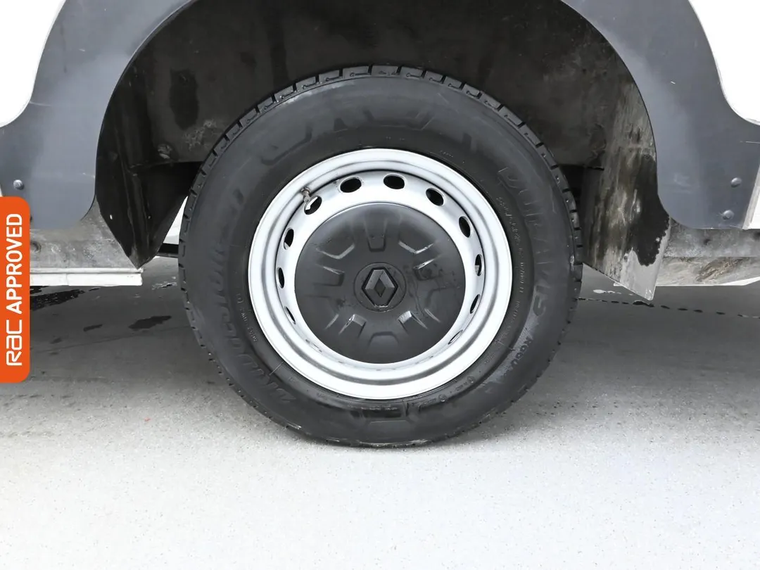 renault master renault master 23 dci energy 35 business loloader luton 2dr diesel manual fwd lwb euro 6 ss 145 bhp aetv122711 690483efd3915