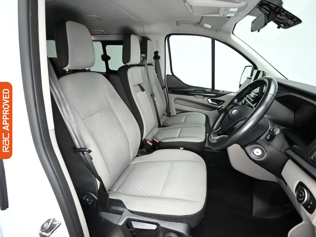 ford tourneo custom 20 320 ecoblue zetec minibus double cab 5dr diesel manual l1 euro 6 ss 105 ps aetv125123 69130ca4ebbc4