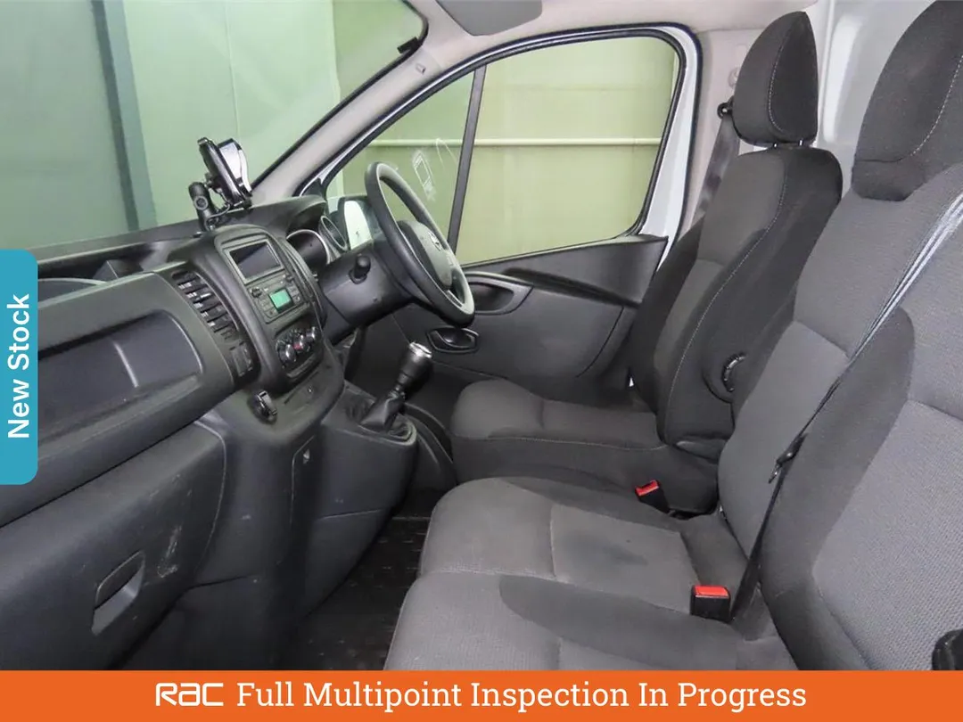 nissan nv300 20 dci 30 acenta panel van 4dr diesel manual l2 h1 euro 6 120 ps aetv127793 69620a2389a5c