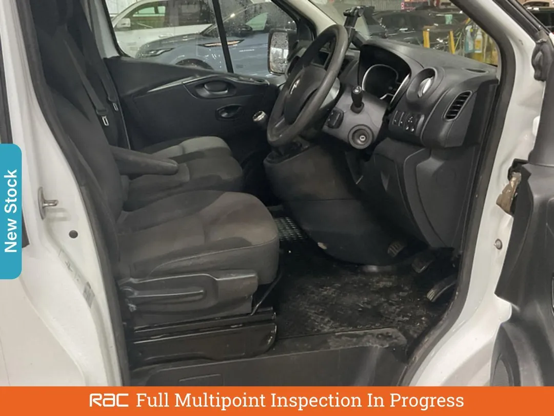 renault trafic 20 dci energy 30 business panel van 5dr diesel manual swb high roof euro 6 ss 145 ps aetv127729 69620a65c35cb