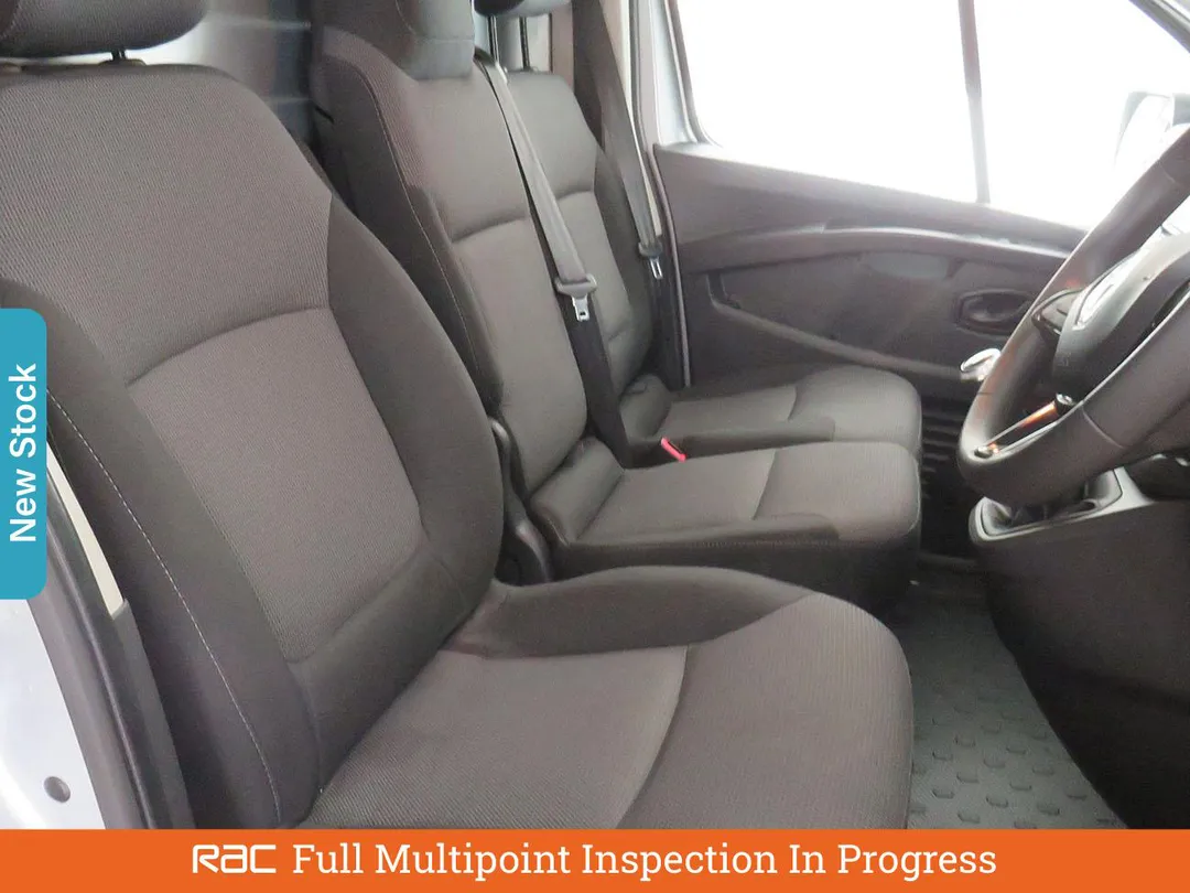 renault trafic 20 dci blue ll30 business panel van 5dr diesel manual l2 h1 euro 6 ss 130 ps aetv127916 69620a8e72989