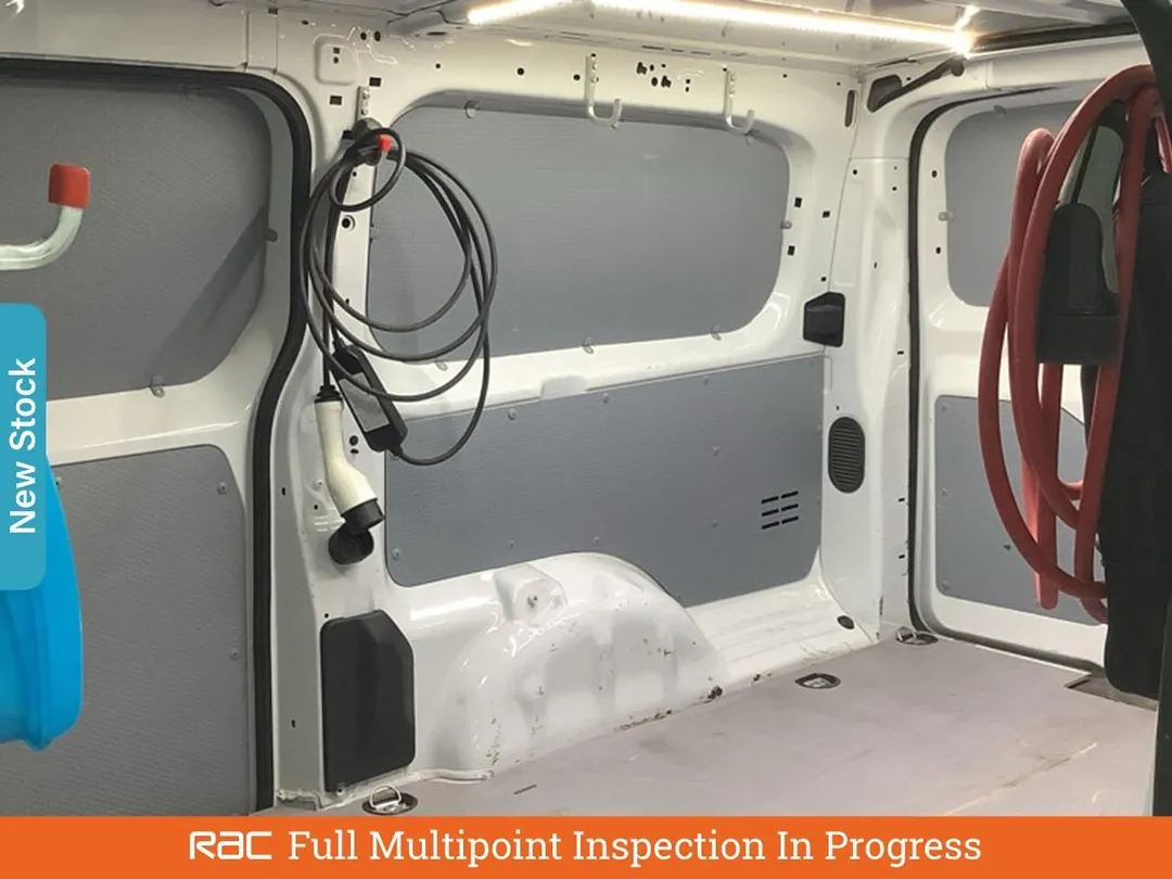 peugeot e expert e 1000 75kwh professional long panel van 6dr electric auto lwb 136 ps aetv127799 69666f192da9e