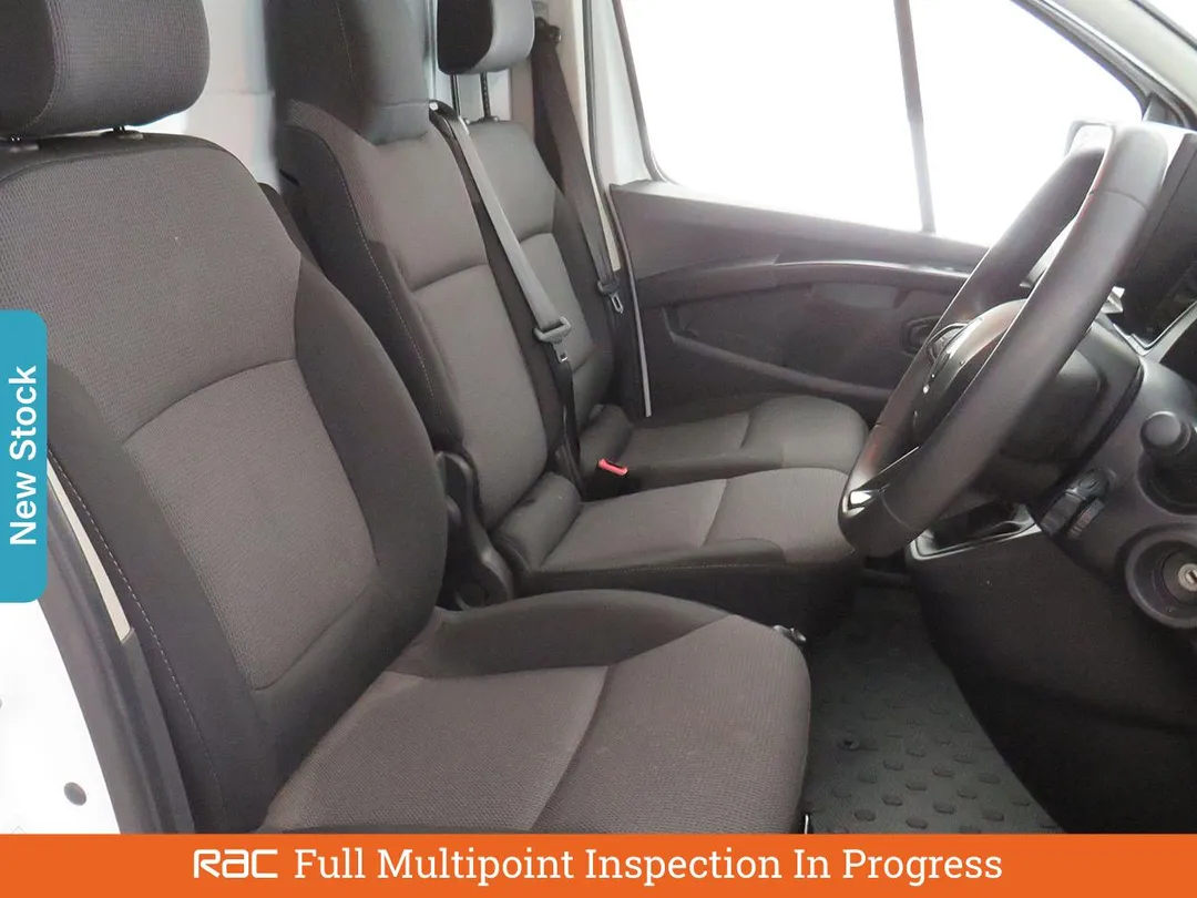 renault trafic 20 dci blue ll30 business panel van 5dr diesel manual l2 h1 euro 6 ss 130 ps aetv128593 6974941f2bdc4