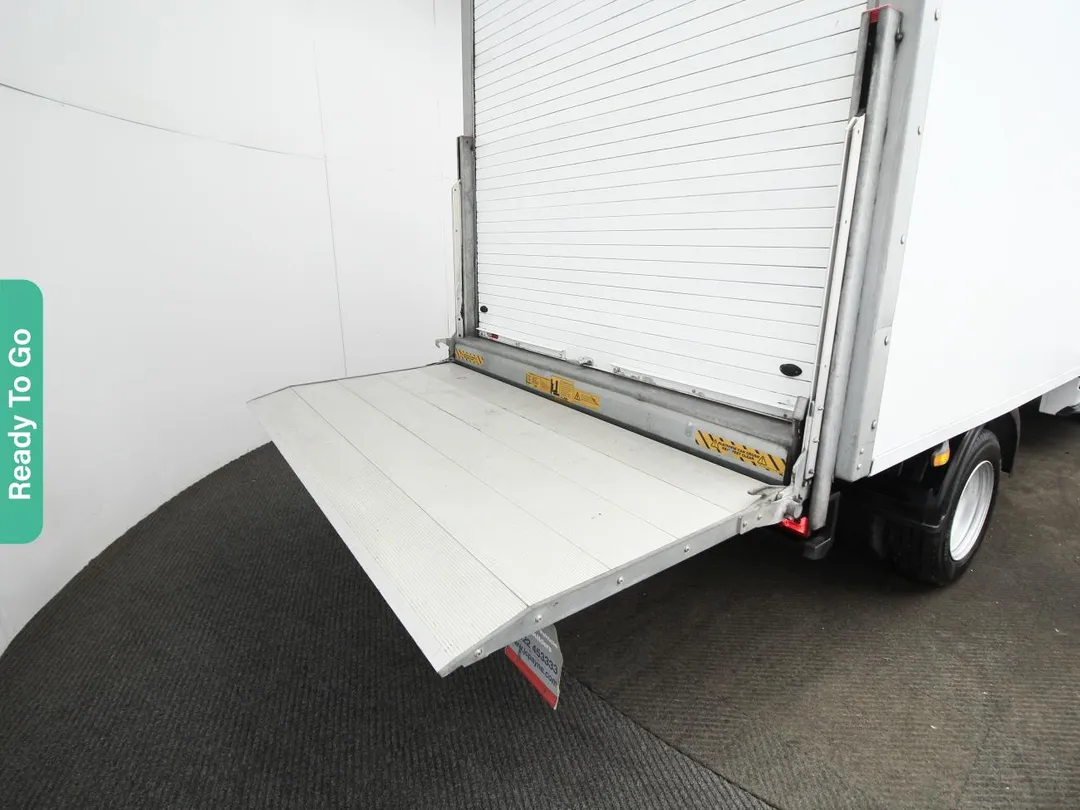 ford transit 20 350 ecoblue chassis cab 2dr diesel manual rwd l2 h1 euro 6 drw 130 ps aetv79710 1 69749481a4db2