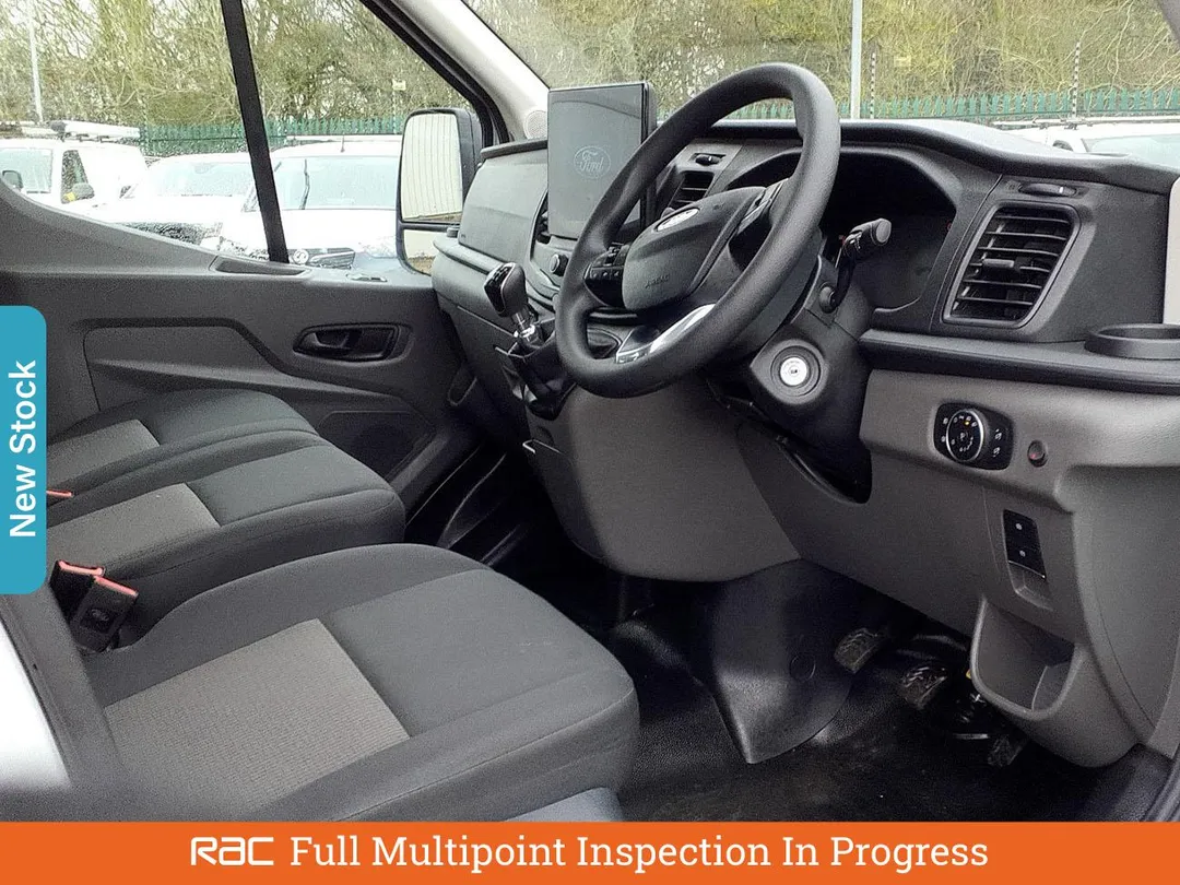 ford transit 20 350 ecoblue leader chassis double cab 4dr diesel manual rwd l4 euro 6 ss 165 ps aetv129329 698d91ec182a3