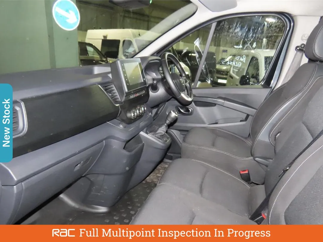 renault trafic 20 dci blue sl28 sport panel van 5dr diesel manual l1 h1 euro 6 ss 150 ps aetv129420 698d930107f58