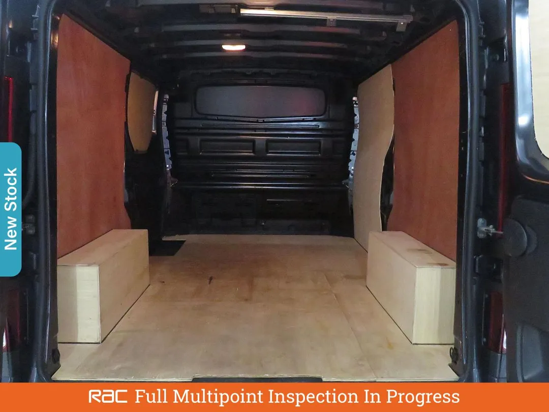 renault trafic 20 dci blue ll30 sport panel van 5dr diesel manual l2 h1 euro 6 ss 150 ps aetv129331 698d9303cddb3