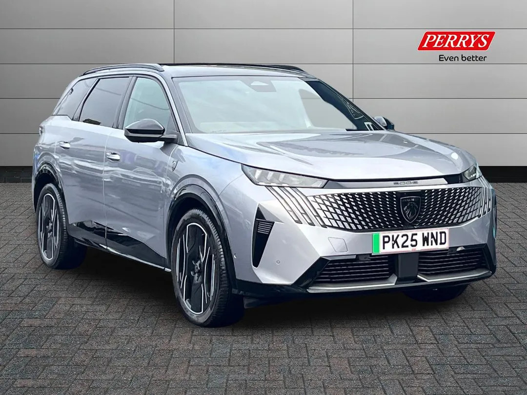 2025 PEUGEOT 5008 USED 157KW GT 73KWH 5DR AUTO 7 SEAT REAR CAM SAT NAV... photo