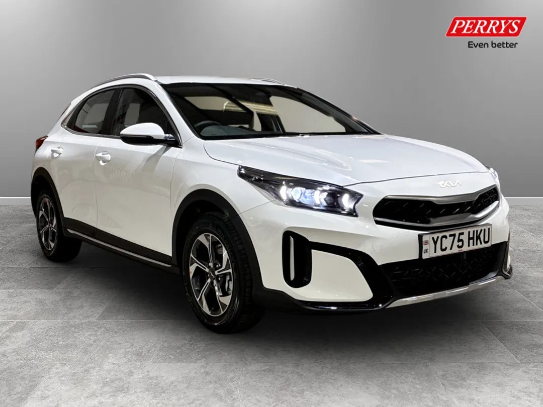 2025 kia xceed used 1.0t gdi isg 113 pure 5dr rear camera petrol manual 10 miles premium paint - fusion white location... photo