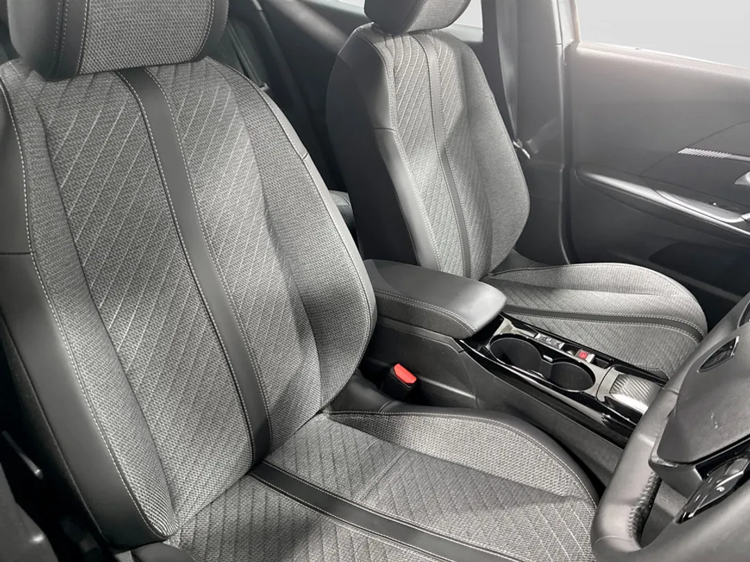 PEUGEOT 2008 USED 1.2 PURETECH 130 ALLURE 5DR EAT8 APPLECARPLAY PARKING SENSORS PETROL AUTOMATIC...