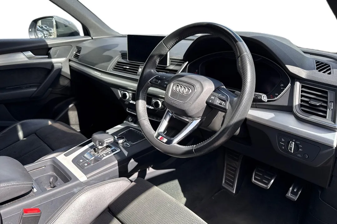 AUDI Q5 40 TDI Quattro S Line 5dr S Tronic