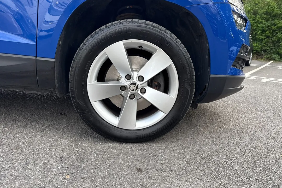 SKODA KAROQ 1.0 TSI SE 5dr