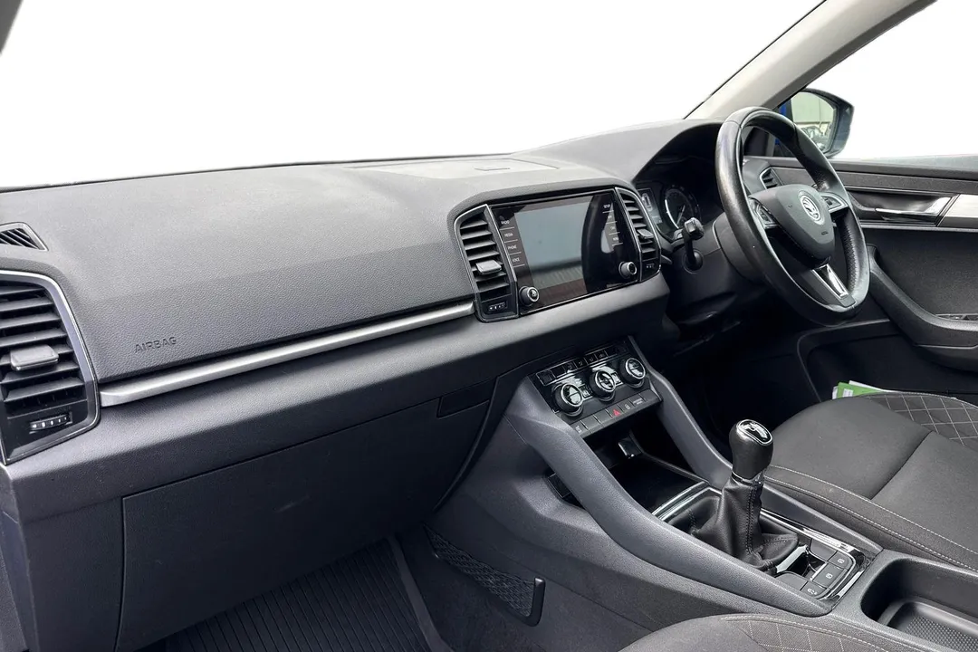 SKODA KAROQ 1.0 TSI SE 5dr