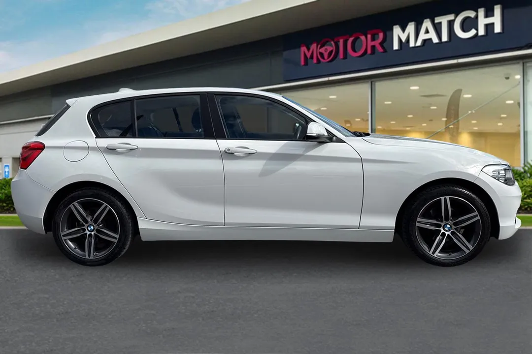 BMW 1 SERIES 118i [1.5] Sport 5dr [Nav]