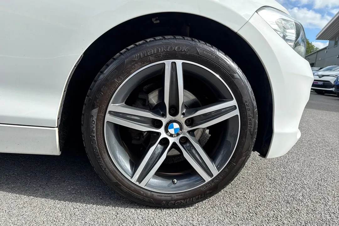 BMW 1 SERIES 118i [1.5] Sport 5dr [Nav]