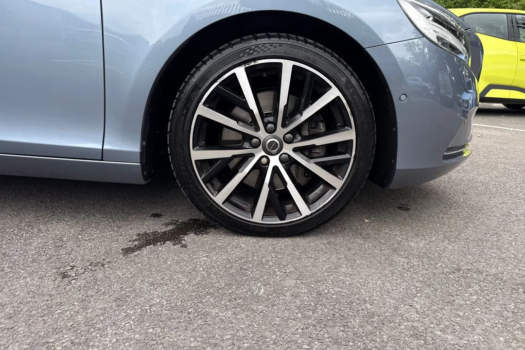 VOLVO V40 T3 [152] Inscription Edition 5dr Geartronic