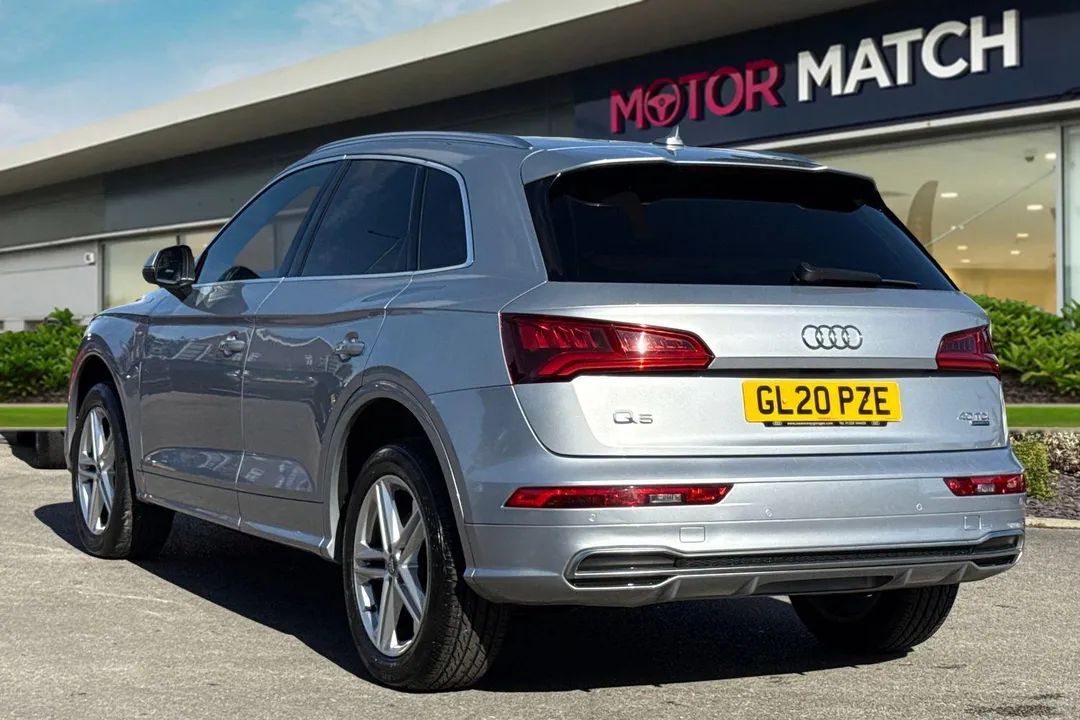 AUDI Q5 40 TDI Quattro S Line 5dr S Tronic