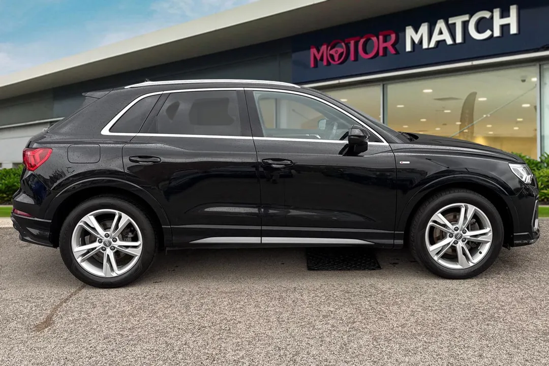 AUDI Q3 40 TFSI Quattro S Line 5dr S Tronic