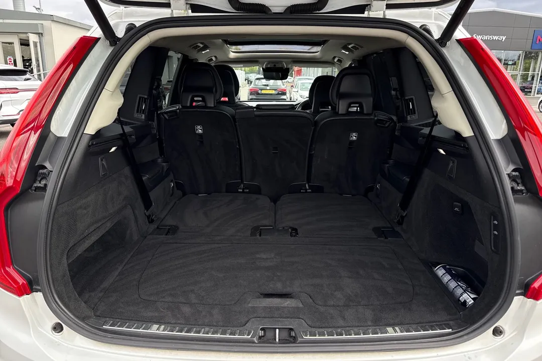 VOLVO XC90 2.0 T8 Hybrid Inscription Pro 5dr Geartronic