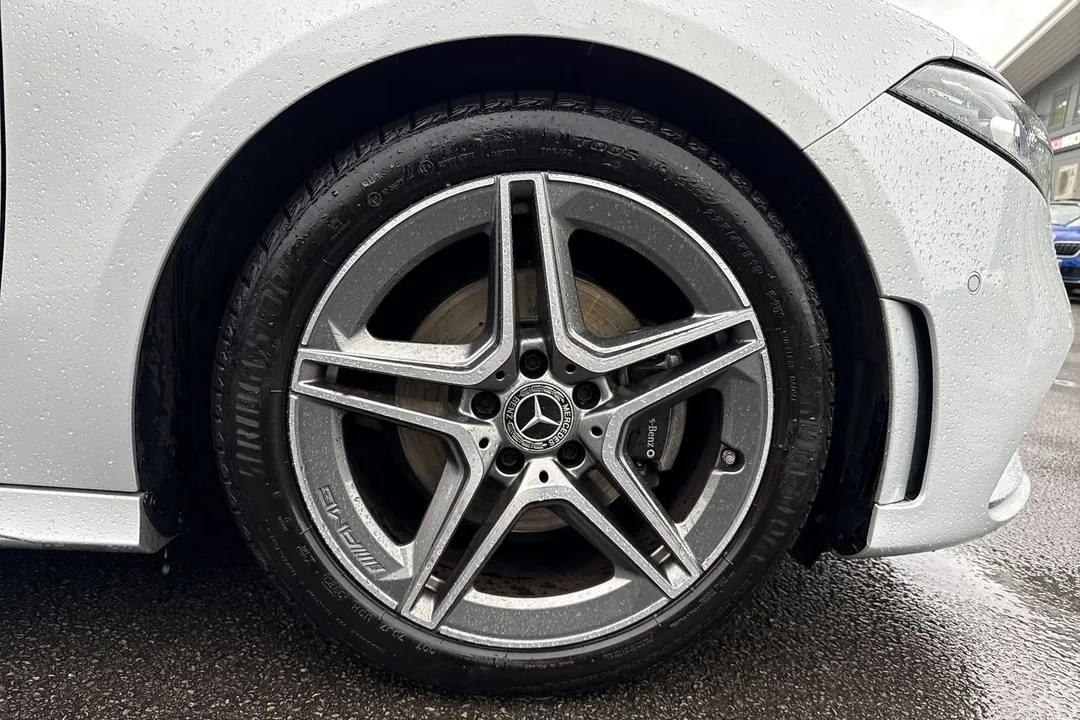 MERCEDES-BENZ A CLASS A200 AMG Line Premium 5dr Auto