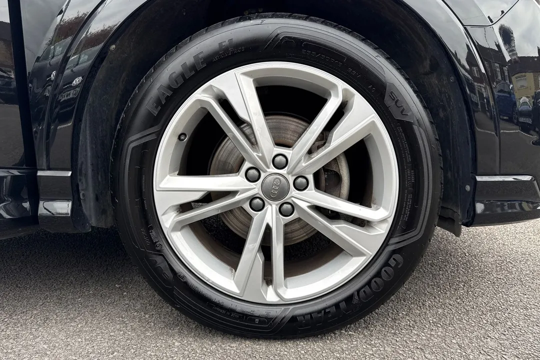 AUDI Q3 35 TFSI S Line 5dr