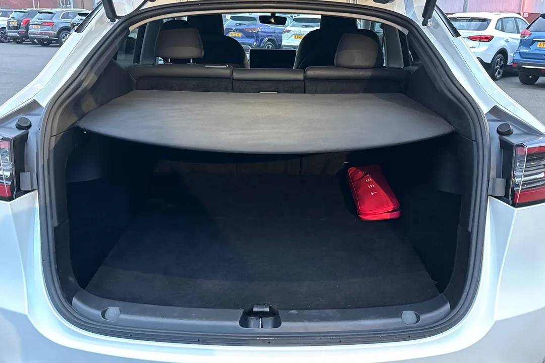 Tesla Model Y (Dual Motor) Long Range Auto 4WDE 5dr