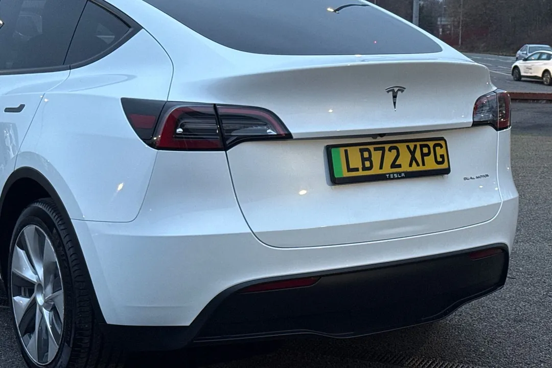 Tesla Model Y (Dual Motor) Long Range Auto 4WDE 5dr