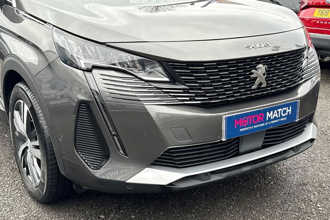 PEUGEOT 5008 1.5 BlueHDi Allure Premium + SUV 5dr Diesel EAT Euro 6 (s/s) (130 ps)