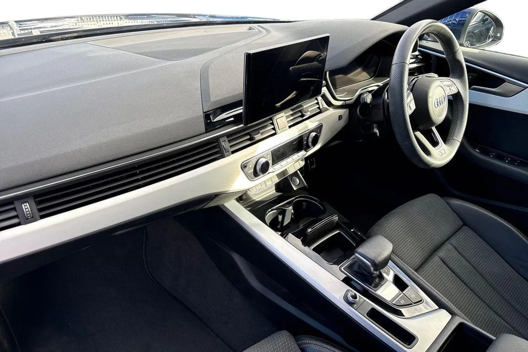 Audi A4 Avant 2.0 TFSI 40 S line S Tronic Euro 6 (s/s) 5dr