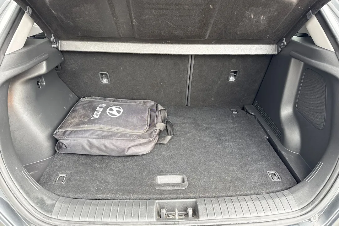 Hyundai Kona 64kWh Premium SE Auto 5dr (7kW Charger)