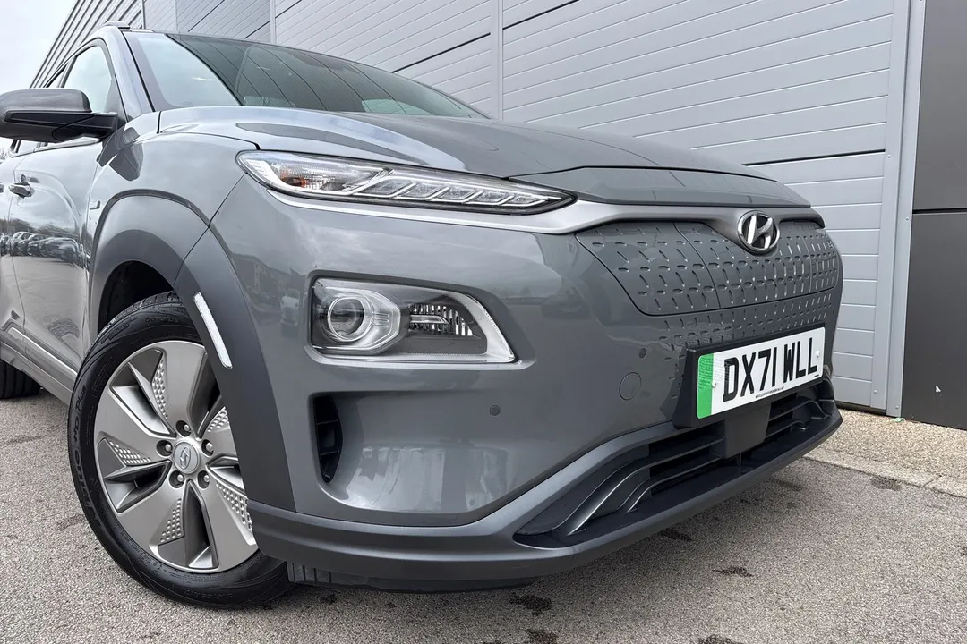 Hyundai Kona 64kWh Premium SE Auto 5dr (7kW Charger)