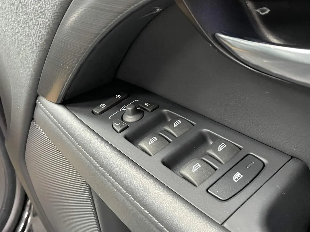 VOLVO XC70 D4 [181] SE Lux 5dr AWD