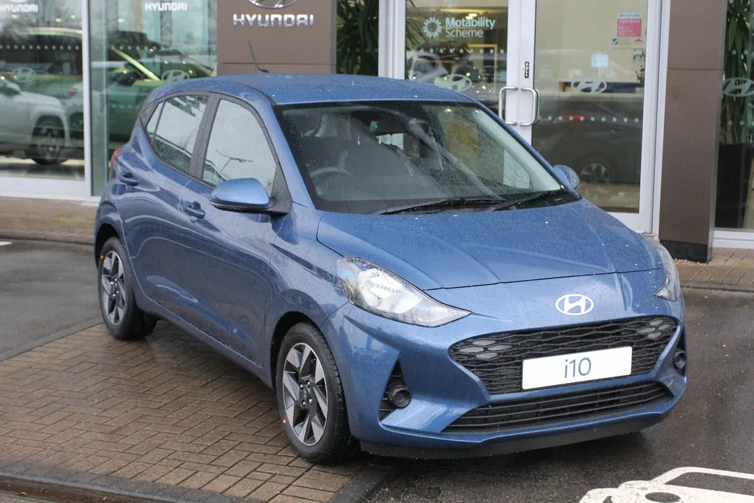 Hyundai i10 video thumbnail