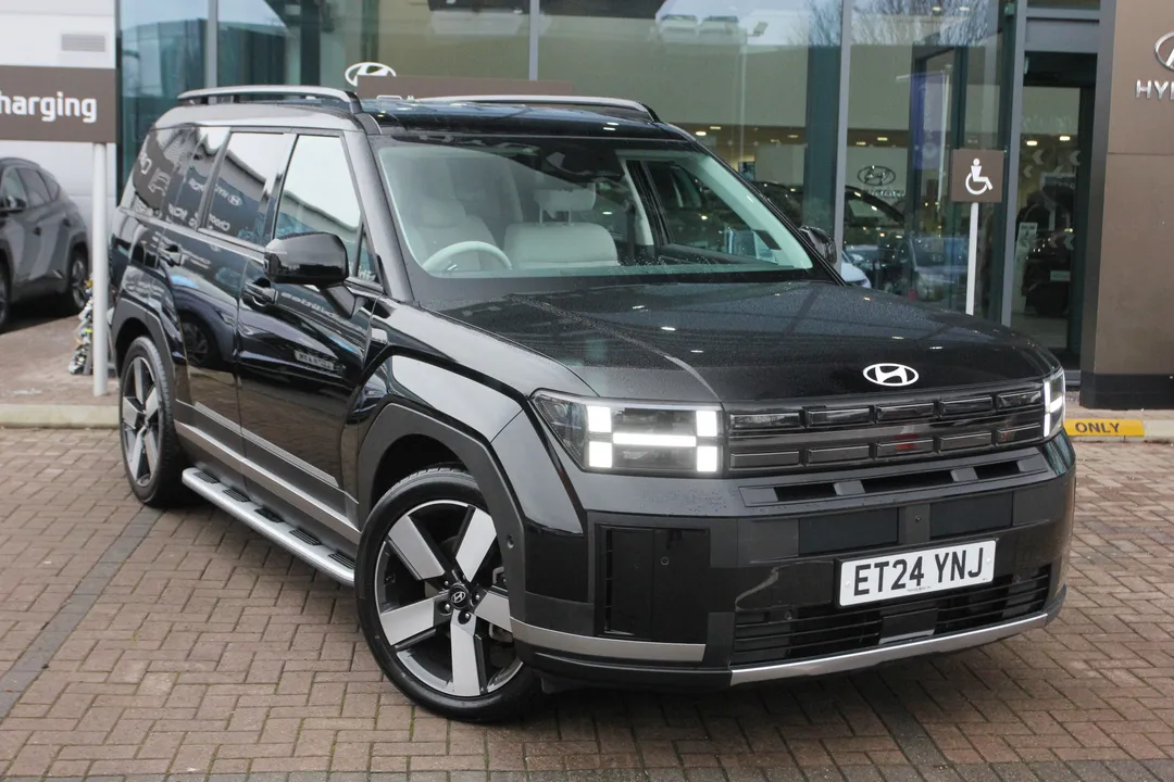 Hyundai Santa Fe video thumbnail