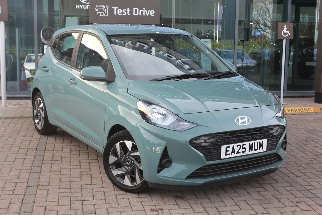 Hyundai i10 video thumbnail