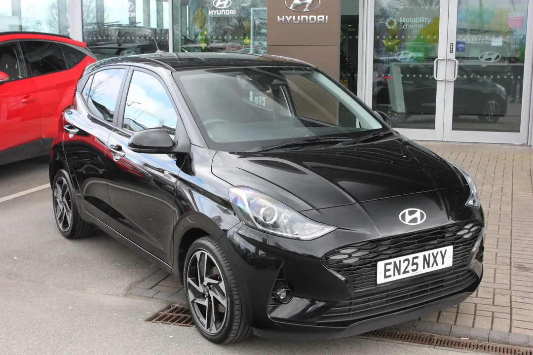 Hyundai i10 video thumbnail