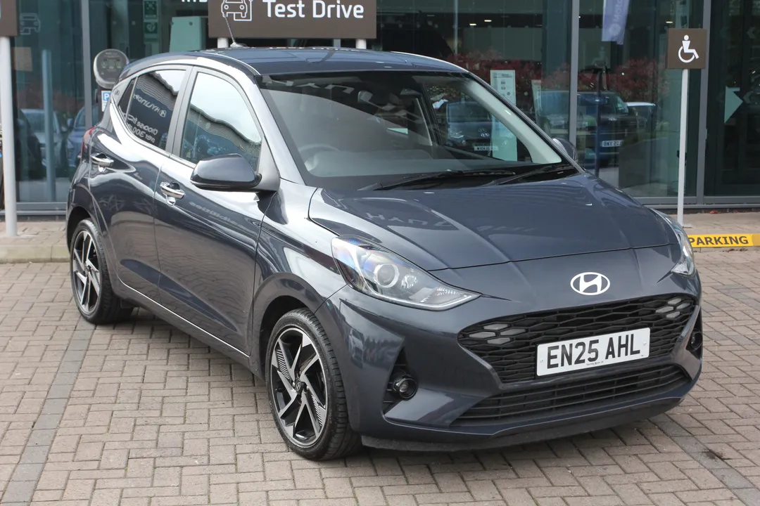 Hyundai i10 video thumbnail