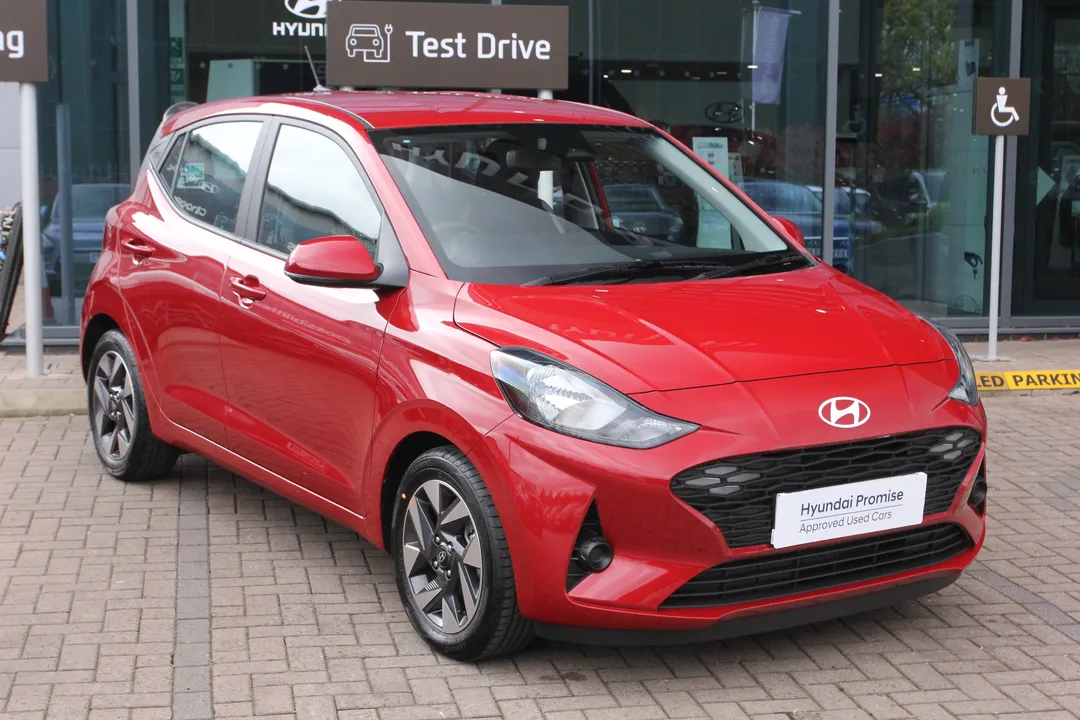 Hyundai i10 video thumbnail