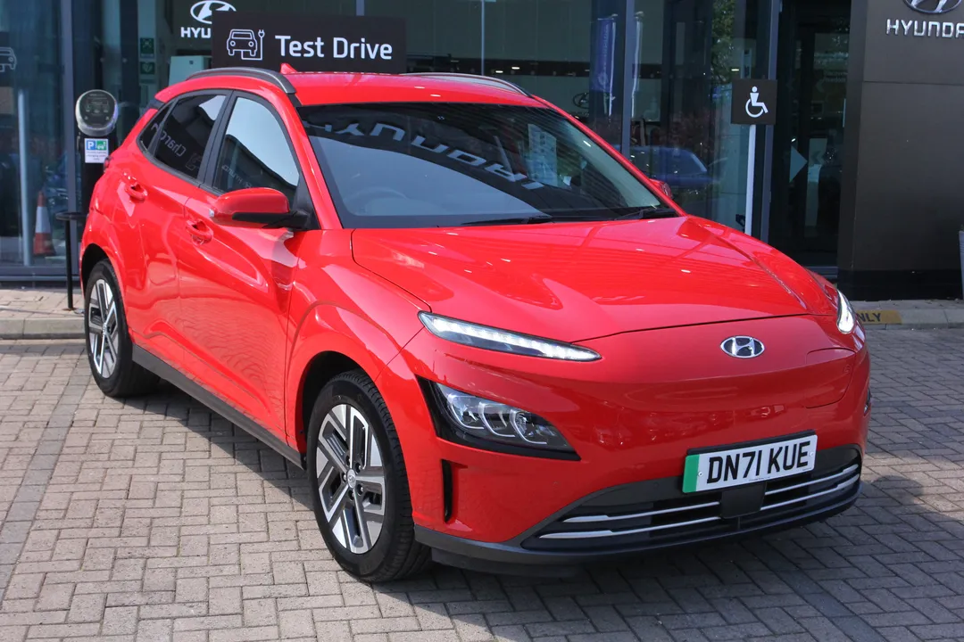 Hyundai Kona video thumbnail