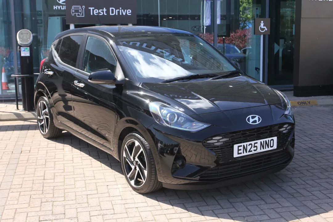 Hyundai i10 video thumbnail