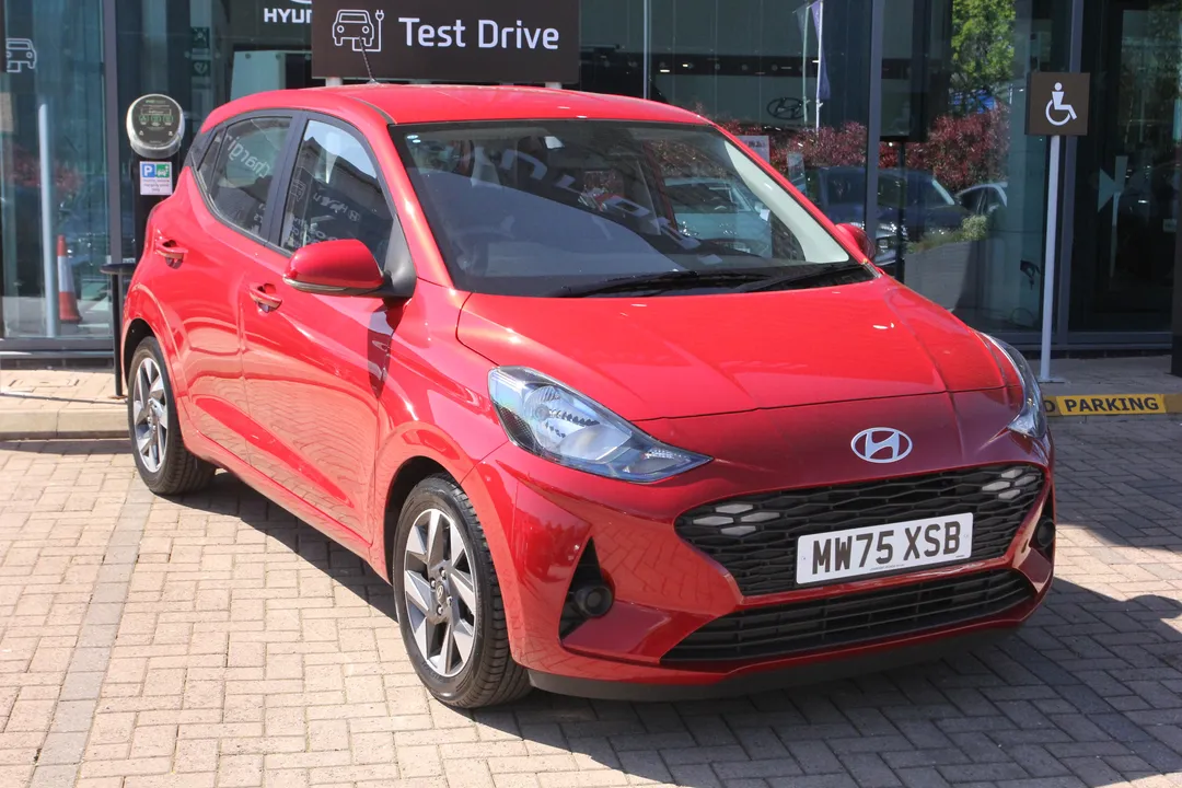 Hyundai i10 video thumbnail
