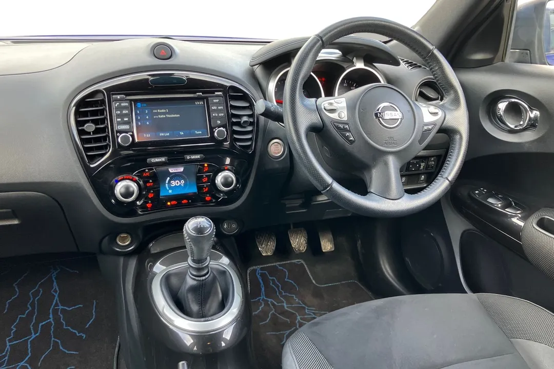 NISSAN JUKE DIESEL HATCHBACK 1.5 dCi NConnecta 5dr [Nissan connect sat