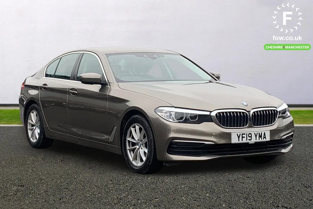 2019 BMW 5 SERIES 520D XDRIVE SE 4DR AUTO TWO OWNERS DIESEL AUTOMATIC 52,970 MILES BRONZE... photo