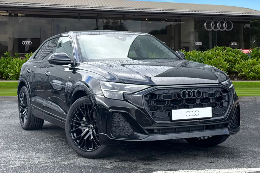 Audi Q8 video thumbnail