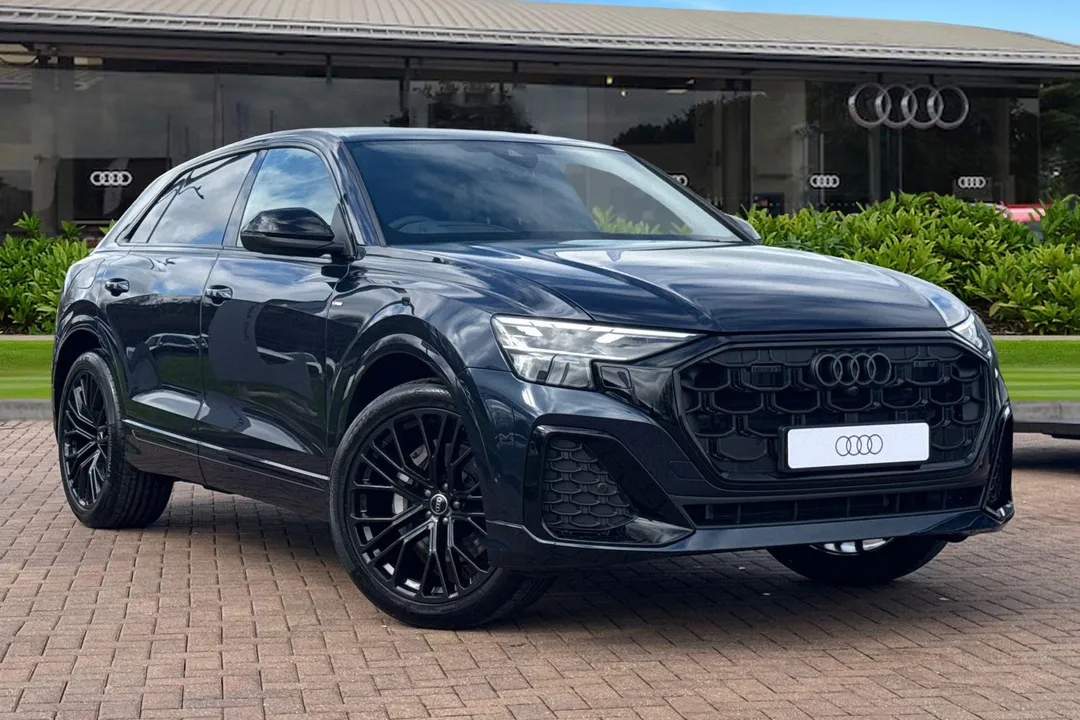 Audi Q8 video thumbnail
