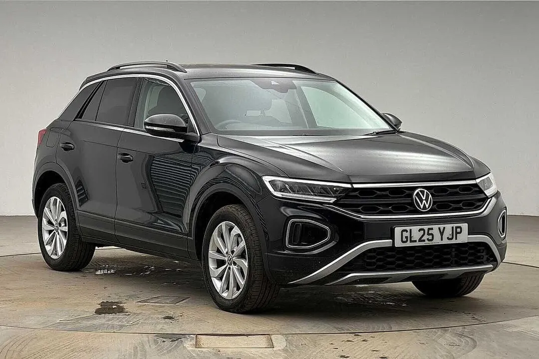 Volkswagen T-Roc video thumbnail